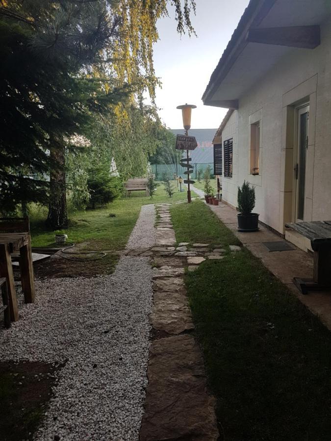 Belette Apartments & Park Niksic Ngoại thất bức ảnh